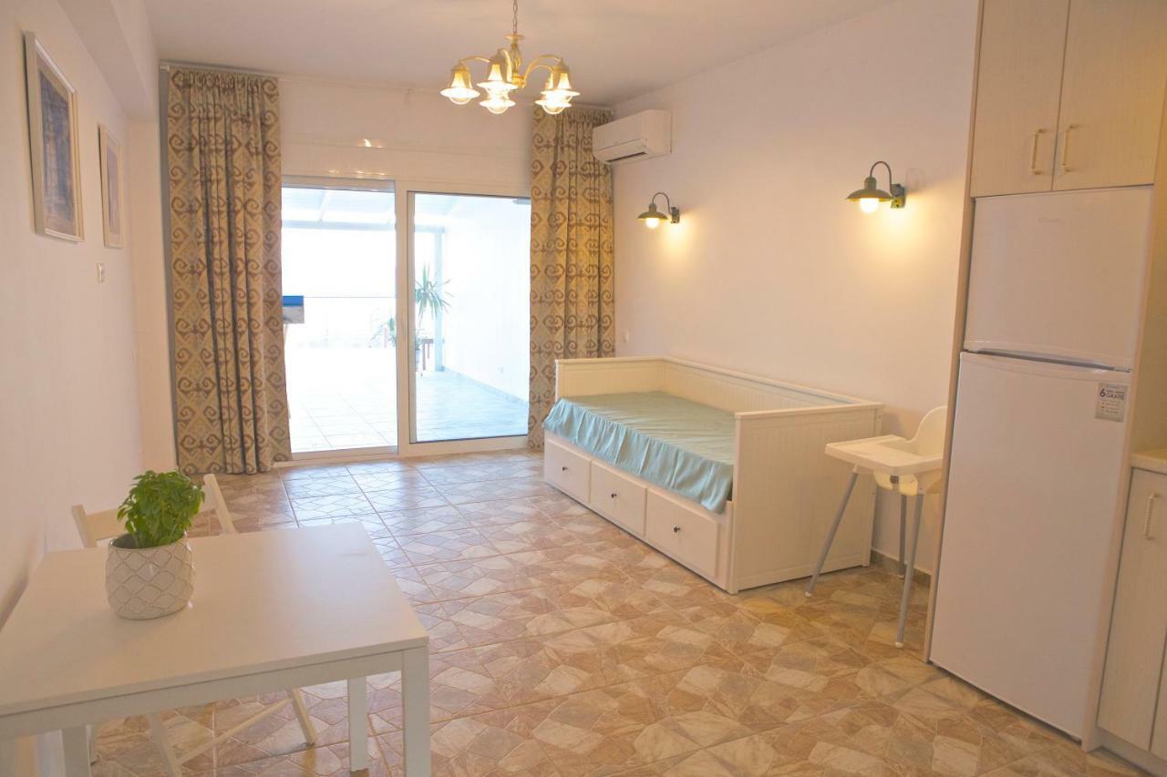 Mediterranean Sandy Beach Apartment Толо Екстер'єр фото